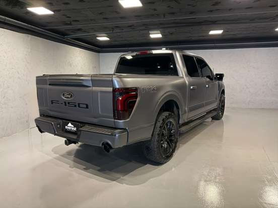 FORD-F-150-5.0 V8 GASOLINA CD LARIAT BLACK FX4 AUTOMÁTICO FORD-F-150-2024