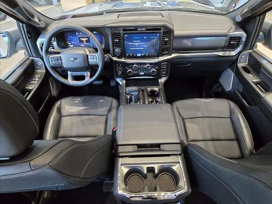 FORD-F-150-5.0 V8 GASOLINA CD LARIAT BLACK FX4 AUTOMÁTICO FORD-F-150-2025
