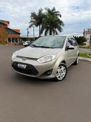 FORD FIESTA 1.6 ROCAM SEDAN 8V FLEX 4P MANUAL