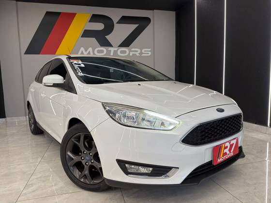 FORD FOCUS 2.0 SE PLUS FASTBACK 16V FLEX 4P POWERSHIFT