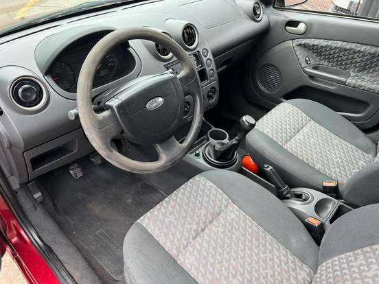 FORD-FIESTA-1.6 MPI CLASS 8V GASOLINA 4P MANUAL FORD-FIESTA-2004