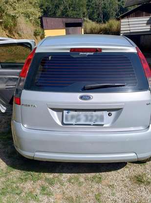 FORD-FIESTA-2010