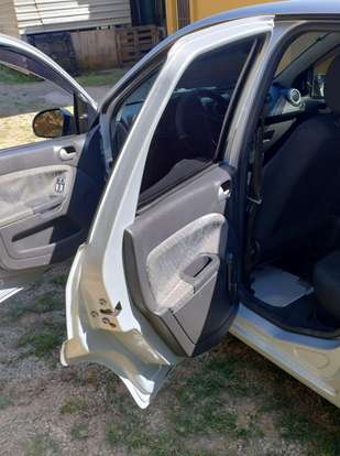 FORD-FIESTA-2010