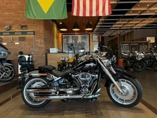 HARLEY-DAVIDSON SOFTAIL FAT BOB 114 