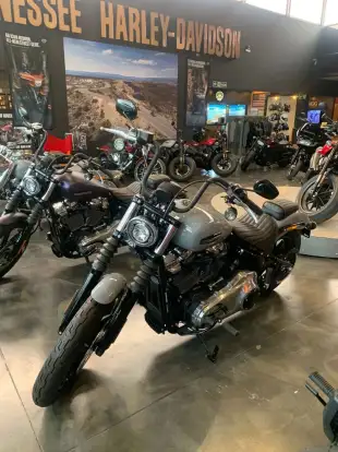 HARLEY-DAVIDSON-STREET BOB-2025
