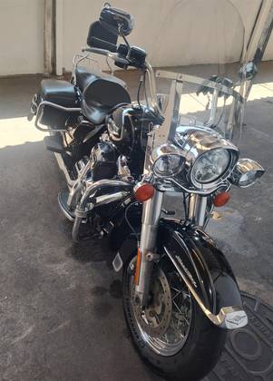 HARLEY-DAVIDSON ROAD KING CLASSIC 