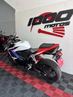 HONDA-CBR 600RR-2010
