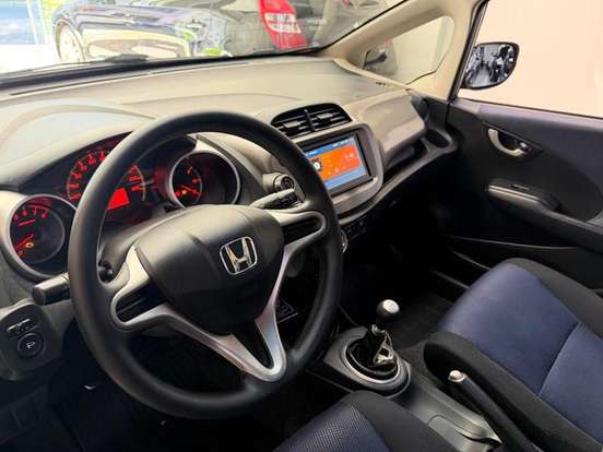 HONDA-FIT-2013