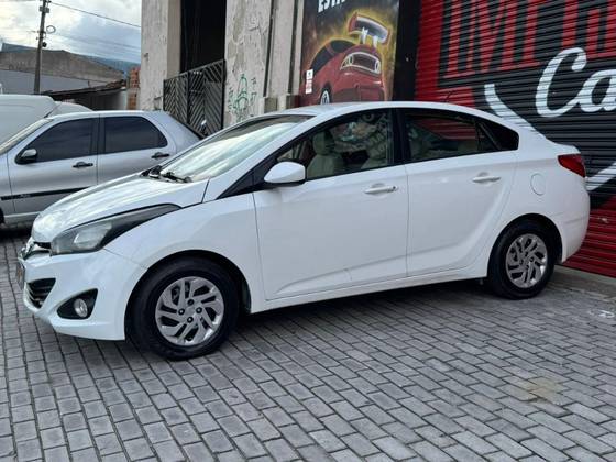 HYUNDAI HB20 1.6 COMFORT PLUS 16V FLEX 4P AUTOMÁTICO