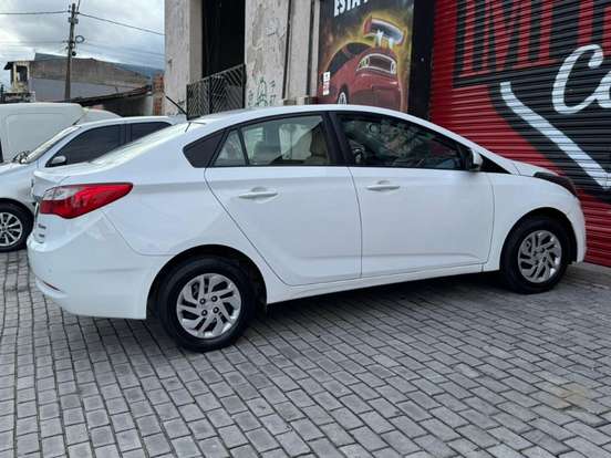 HYUNDAI-HB20-1.6 COMFORT PLUS 16V FLEX 4P AUTOMÁTICO HYUNDAI-HB20-2015