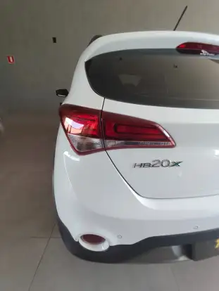 HYUNDAI-HB20X-2018