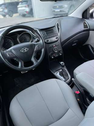 HYUNDAI-HB20X-2017