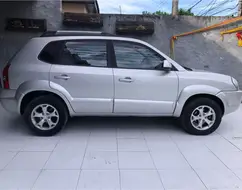 HYUNDAI TUCSON 2.0 MPFI GLS 16V 143CV 2WD FLEX 4P AUTOMÁTICO HYUNDAI TUCSON 2.0 MPFI GLS 16V 143CV 2WD FLEX 4P AUTOMÁTICO