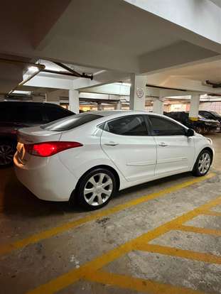 HYUNDAI-ELANTRA-2012