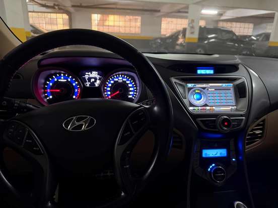HYUNDAI-ELANTRA-2012