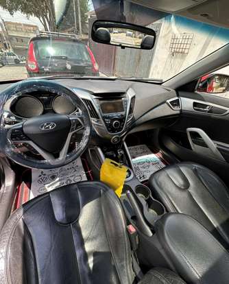 HYUNDAI-VELOSTER-2012