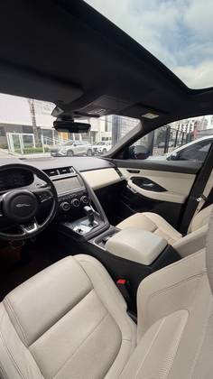 JAGUAR E-PACE 2.0 16V P250 GASOLINA TURBO R-DYNAMIC SE AWD AUTOMÁTICO