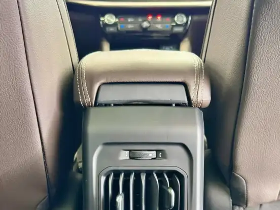 JEEP-COMMANDER-1.3 T270 TURBO FLEX OVERLAND AT6 JEEP-COMMANDER-2026