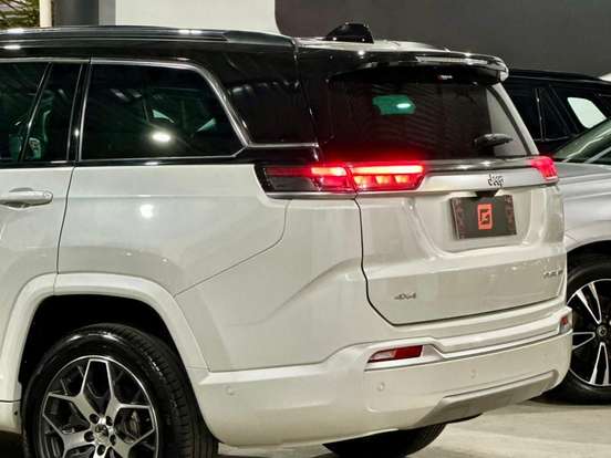 JEEP-COMMANDER-2.2 TURBO DIESEL OVERLAND AT9 JEEP-COMMANDER-2024