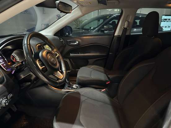 JEEP-COMPASS-2.0 16V FLEX LONGITUDE AUTOMÁTICO JEEP-COMPASS-2017