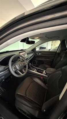 JEEP-COMMANDER-2023