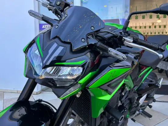 KAWASAKI-Z900-2022