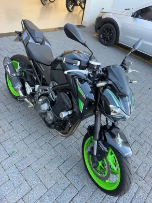 KAWASAKI Z900 