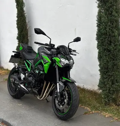 KAWASAKI Z900 
