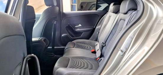 MERCEDES-BENZ-A 200-2019