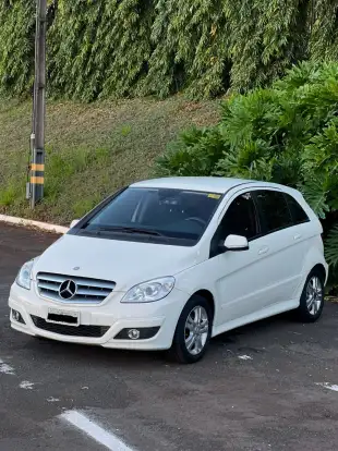 MERCEDES-BENZ-B 180-1.7 8V GASOLINA 4P AUTOMÁTICO MERCEDES-BENZ-B 180-2011