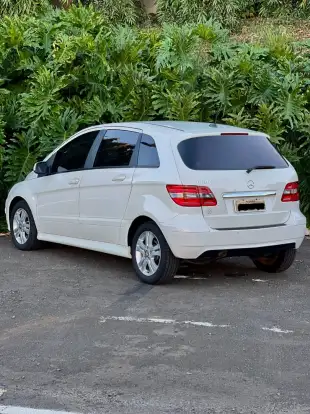 MERCEDES-BENZ-B 180-2011