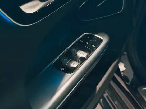 MERCEDES-BENZ-C 200-2025