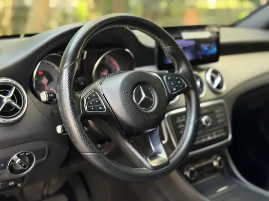 MERCEDES-BENZ-CLA 200-1.6 URBAN 16V GASOLINA 4P AUTOMÁTICO MERCEDES-BENZ-CLA 200-2015