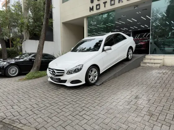 MERCEDES-BENZ E 250 2.0 AVANTGARDE 16V TURBO GASOLINA 4P AUTOMÁTICO MERCEDES-BENZ E 250 2.0 AVANTGARDE 16V TURBO GASOLINA 4P AUTOMÁTICO