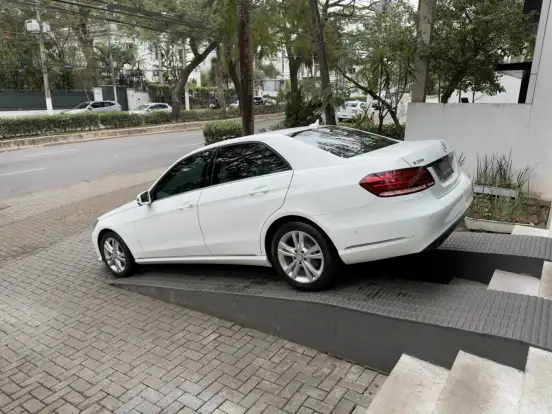 MERCEDES-BENZ-E 250-2.0 AVANTGARDE 16V TURBO GASOLINA 4P AUTOMÁTICO MERCEDES-BENZ-E 250-2015