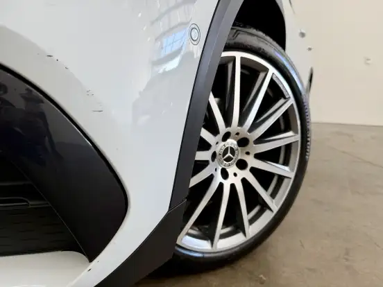 MERCEDES-BENZ-GLA 200-2022