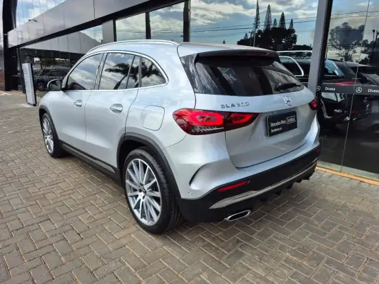 MERCEDES-BENZ-GLA 200-2022