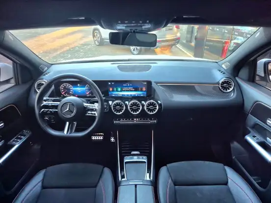 MERCEDES-BENZ-GLA 200-2025