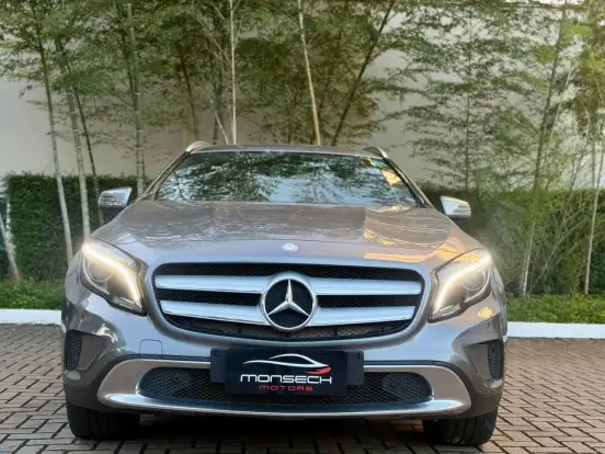 MERCEDES-BENZ-GLA 200-2015
