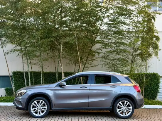 MERCEDES-BENZ-GLA 200-1.6 CGI ADVANCE 16V TURBO FLEX 4P AUTOMÁTICO MERCEDES-BENZ-GLA 200-2015