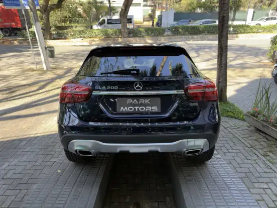 MERCEDES-BENZ-GLA 200-2018