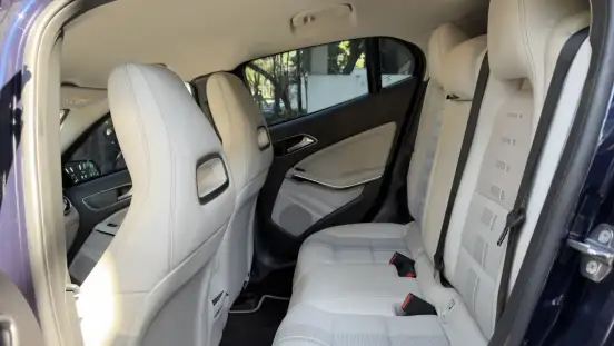 MERCEDES-BENZ-GLA 200-2018