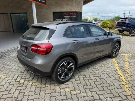 MERCEDES-BENZ-GLA 200-2019