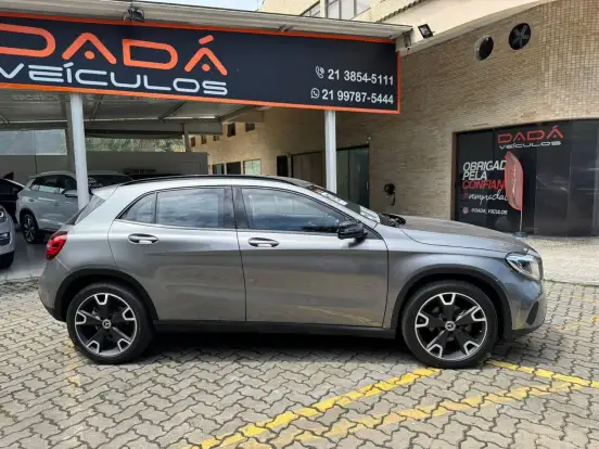 MERCEDES-BENZ-GLA 200-2019