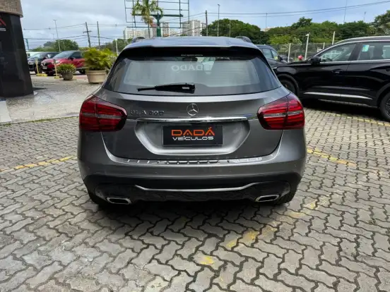 MERCEDES-BENZ-GLA 200-2019