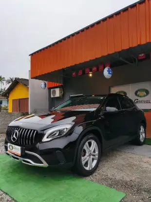 MERCEDES-BENZ-GLA 200-2019