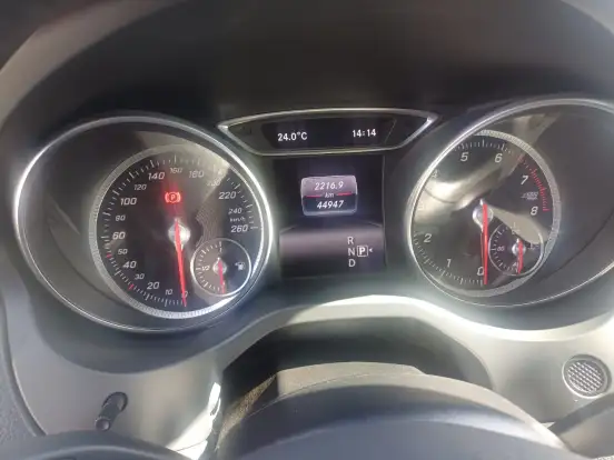 MERCEDES-BENZ-GLA 200-2019