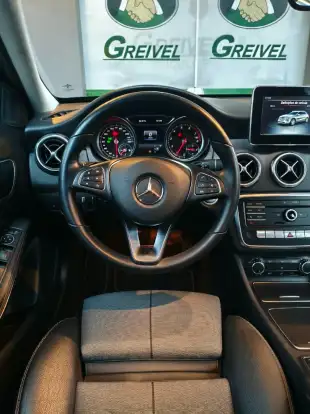 MERCEDES-BENZ-GLA 200-2019