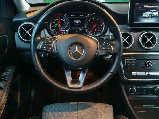 MERCEDES-BENZ-GLA 200-1.6 CGI FLEX STYLE 7G-DCT MERCEDES-BENZ-GLA 200-2019