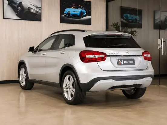 MERCEDES-BENZ-GLA 200-2017